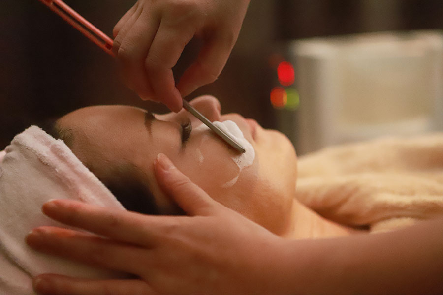 お顔そりの様子